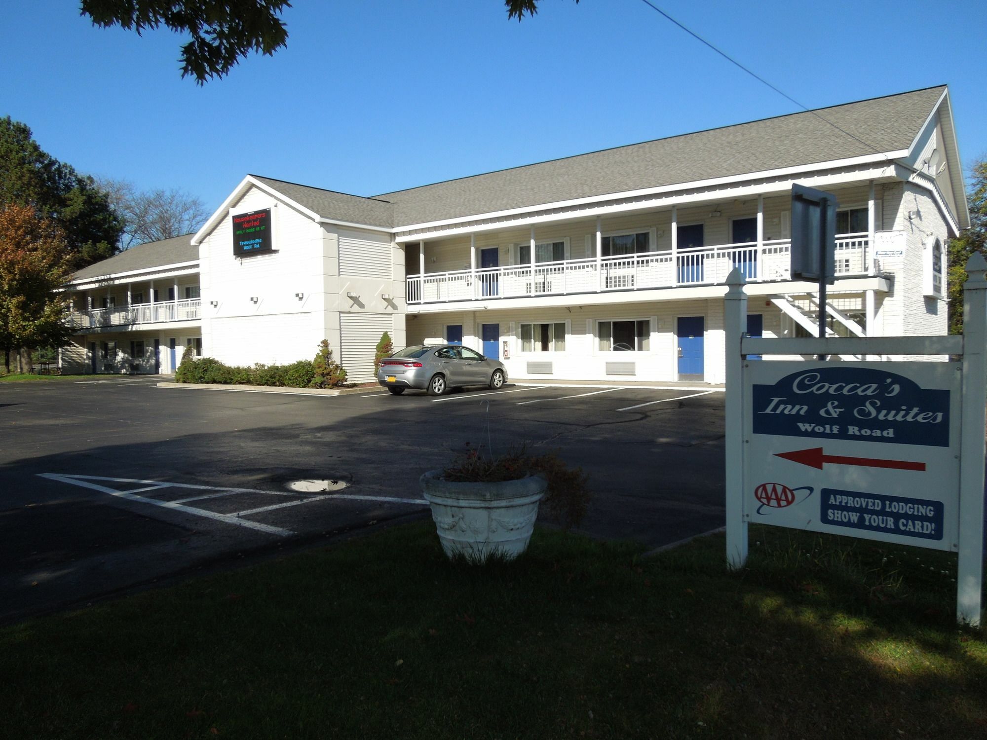 Super 8 By Wyndham Albany Motel Exterior photo